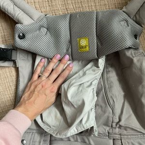 Lillebaby Complete All Seasons 6 in 1 carrier